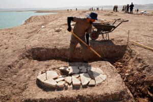 Drought in Iraq unearths more than 2,000 years old tombs
