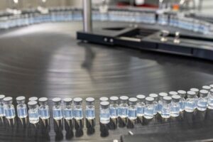 Who can get updated COVID-19 vaccines in the US now?