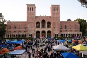 Trump offers UCLA $1bn settlement amid pro-Palestine protest standoff