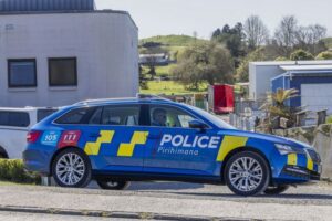 Fugitive New Zealand father Tom Phillips killed by police, authorities say