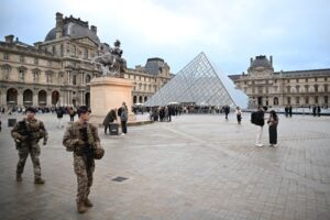 Louvre director recognises jewel theft failures, says she offered to resign