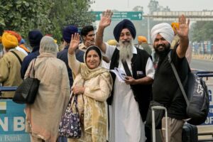 Pakistan welcomes Indian Sikh pilgrims in first crossing since May conflict