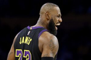 Record-breaking LeBron James returns as LA Lakers down Utah Jazz