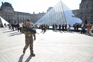 Two more suspects charged over Louvre heist
