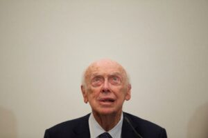 James Watson, who co-discovered DNA double helix, dies at 97