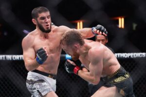 Makhachev dominates Della Maddalena to win UFC welterweight belt