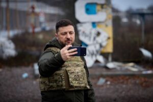 Zelenskyy says willing to drop NATO membership bid ahead of peace talks