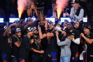 Knicks rally to beat Spurs, win first NBA Cup final