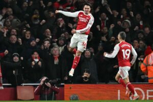 Arsenal crush Aston Villa in Premier League; Wolves hold Man United
