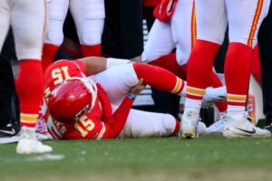 Patrick Mahomes suffers knee injury in Chiefs’ game against Chargers
