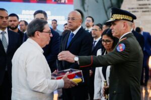 The ‘discombobulator’: Did US use ‘secret weapon’ in Maduro abduction?