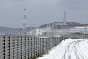 Japan shuts reactor at world’s biggest nuclear plant a day after restart