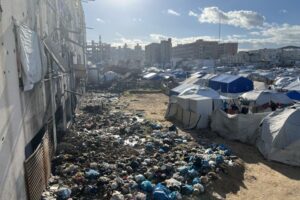 Gaza’s tent life between illness and daily despair