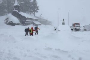 Law enforcement says eight killed by avalanche in California mountains