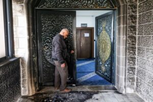 Israeli settlers deface, set fire to West Bank mosque during Ramadan