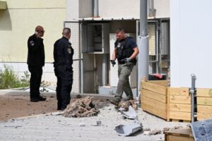 ‘No middle ground’: Israelis back Iran war, despite taking mounting hits