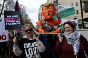 Hundreds of thousands march through London in stand against the far right