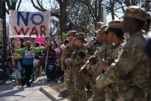 How have US politicians reacted to the attack on Iran?