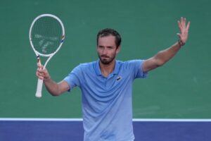Medvedev ends Alcaraz’s winning run, sets up Sinner final at Indian Wells