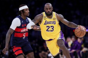 LeBron James records triple-double as Lakers dominate Wizards