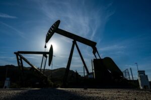 Oil prices rise despite Iran’s proposal to reopen Strait of Hormuz