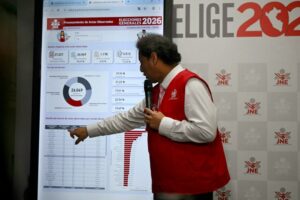 Peru’s election chief steps down amid frustration over long vote count