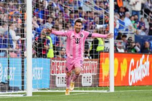 Lionel Messi scores two goals as Inter Miami rally to beat Cincinnati