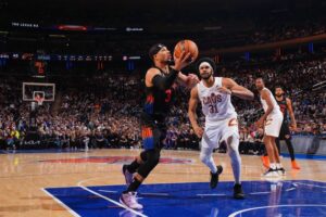 Knicks move two wins from the NBA Finals with 109-93 victory over the Cavs
