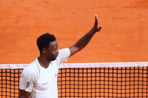 Monfils warms up for final French Open with star-studded farewell party