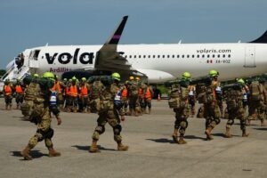 Neighbours aid rescue effort as Venezuela quake death toll hits 235