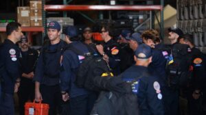 Which countries have pledged aid to Venezuela after powerful earthquakes?