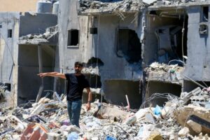 One killed as Israel hits south Lebanon, issues forced displacement orders