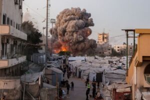 Israel kills Palestinian, destroys mosque in Gaza