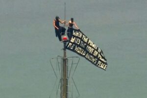 Couple arrested after daring Empire State marriage proposal stunt