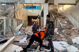 Indonesia’s magnitude 7.7 quake kills at least 51, displaces thousands