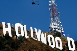 News helicopter crash in Los Angeles kills three, injures one